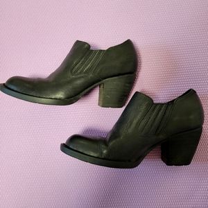 Born black leather boots with heel, size 8